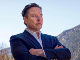 马斯克认为AI将创造“全民高收入” 不必再存钱