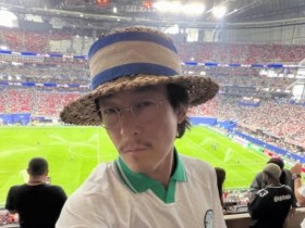 陈冠希世界杯观赛素颜照曝光 坦然回应“老人斑”调侃